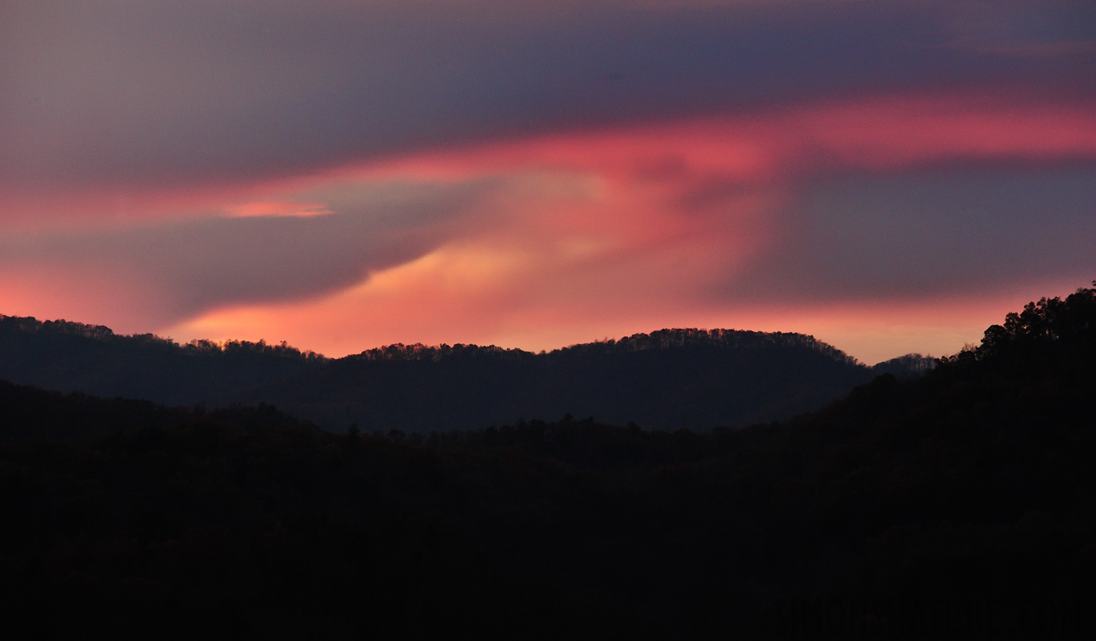 Appalachen [190 mm, 1/60 Sek. bei f / 8.0, ISO 1600]